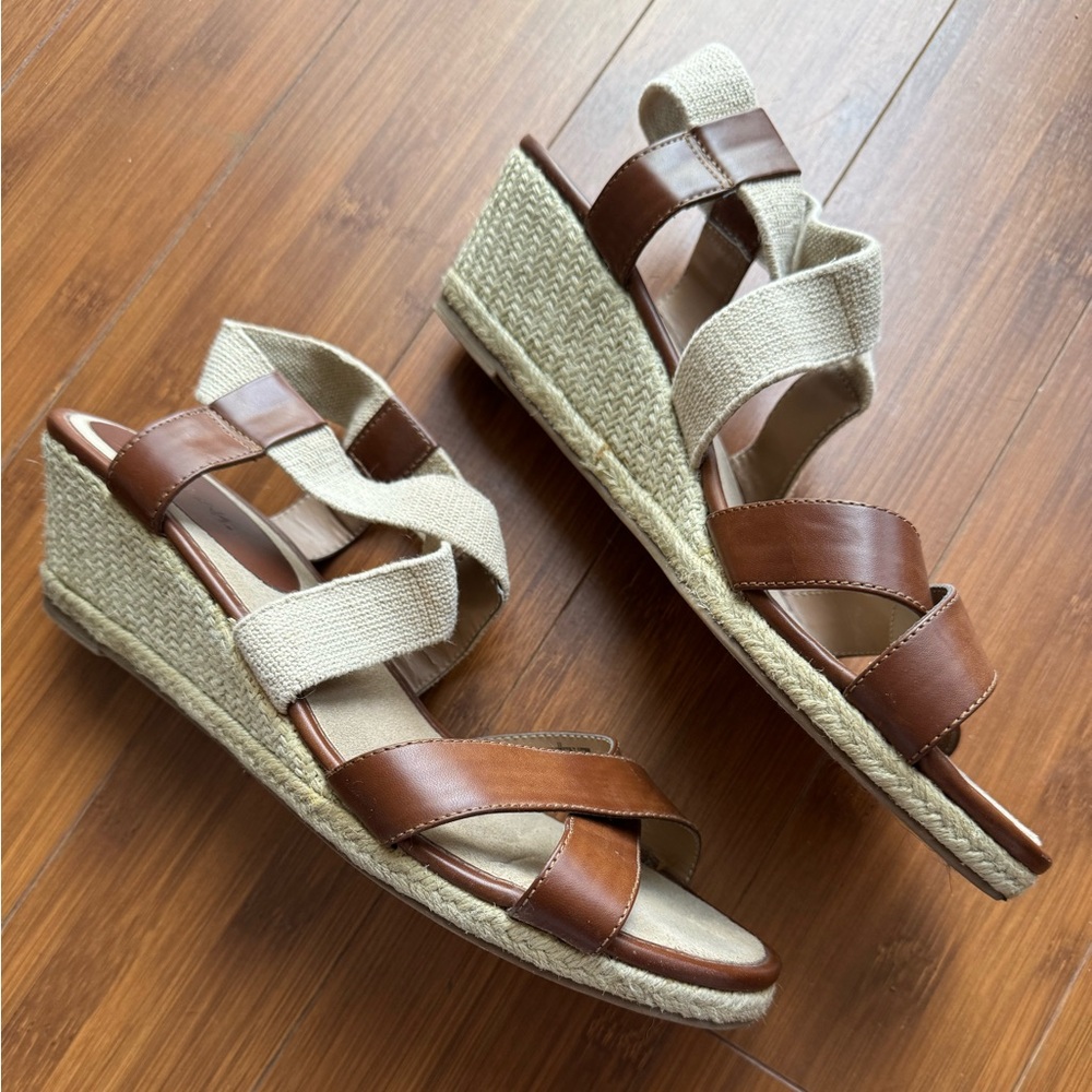 Merona faux leather wedge sandals